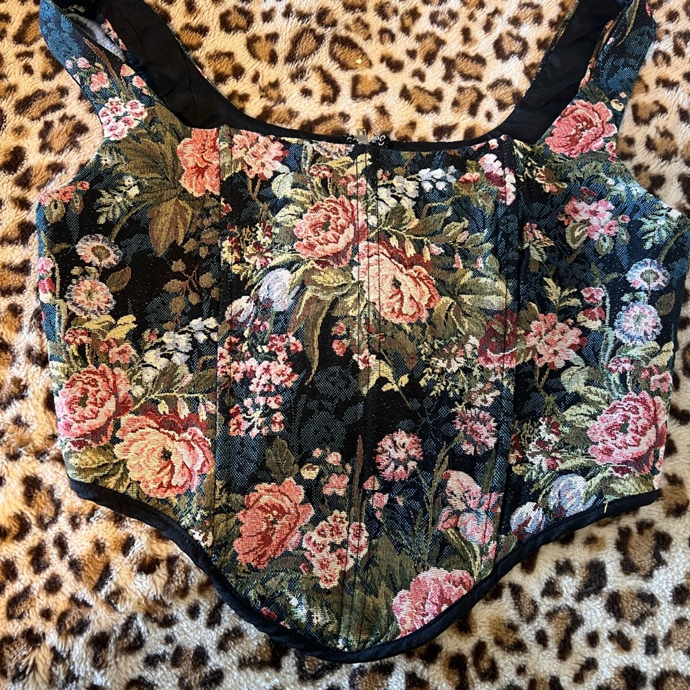 Fashion nova corset size medium